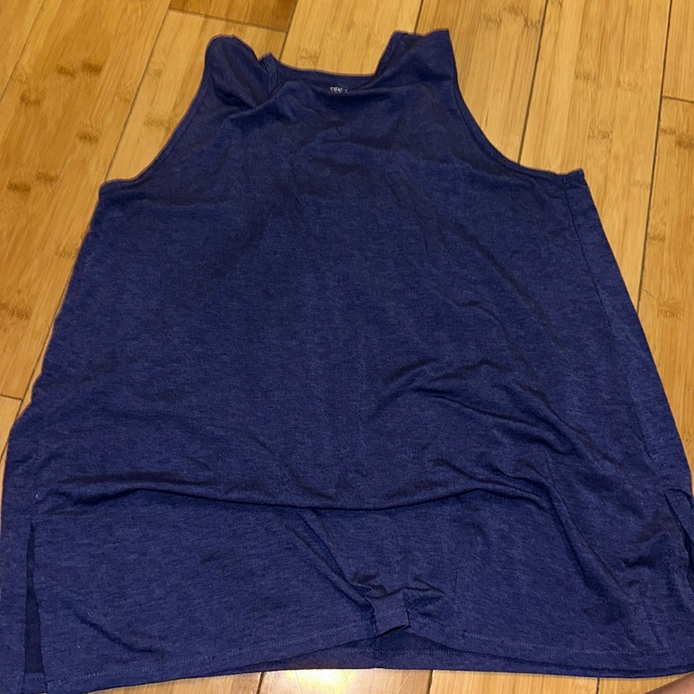 purple tank top